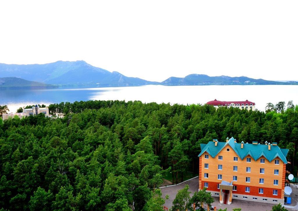 Hotel Nurlytau Borovoe Exteriör bild